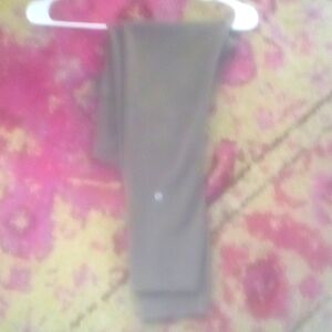 Lululemon 1/4 length army green